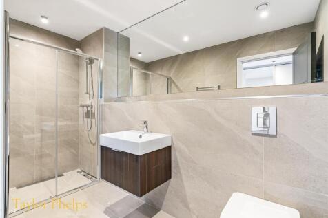 Austen House, Ware - High Spec Two Bed Apartment photo 4