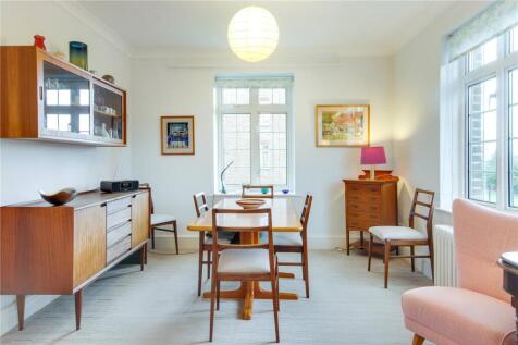 Sitting/Dining Room