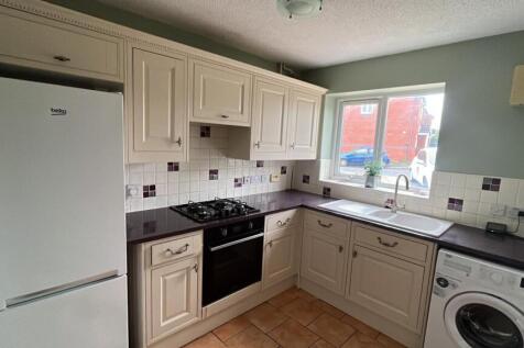 18 edwards - kitchen.jpg
