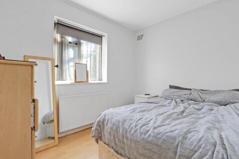 05-118aJHPropWpen - 16 Hayleigh Gardens - 10.jpg