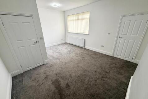 2-bed flat on George Street, Ashington, NE63 9HJ, £525/mo