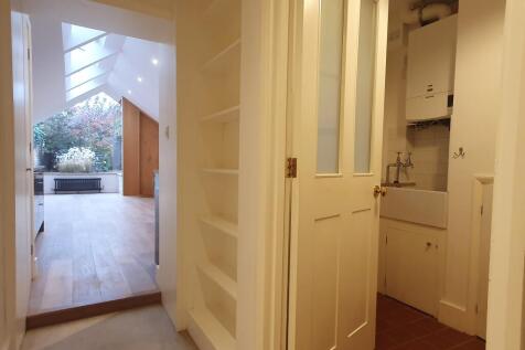 ENTRANCE PORCH