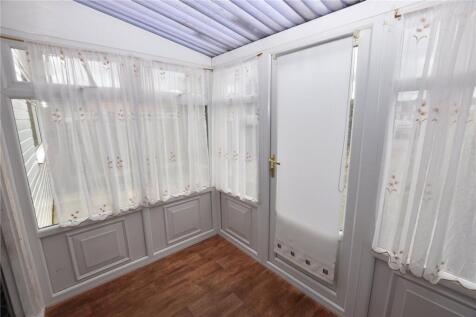 Farndale Gardens, Leeds, West Yorkshire, LS14 photo 4