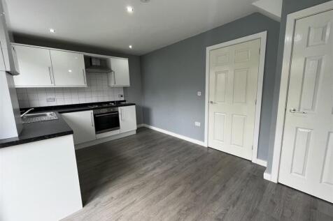 Eaglesfield Drive, Bradford photo 5