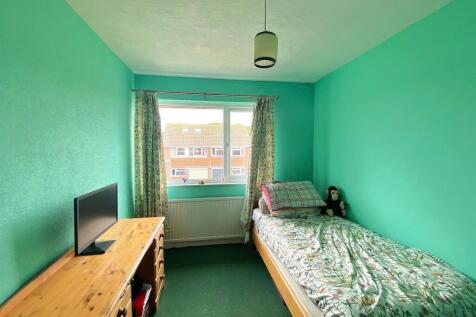 60 Gwyneth Grove - Bed3.jpg