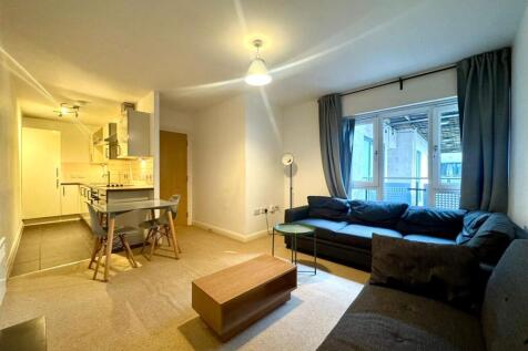 Living room pic 2.jpeg
