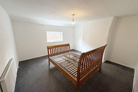 32 Castle Street, M29 photo 5