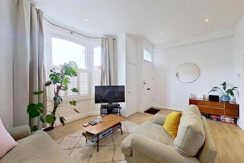 Earlsfield-Road-Earlsfield-SW18-04082025_183632.jp