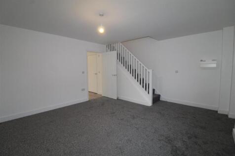 Acre Close, Ovenden, Halifax photo 4