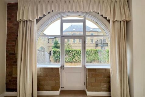 7 Rawson Apartments, Charlotte Close, Halifax, West Yorkshire, HX1 2NU photo 5
