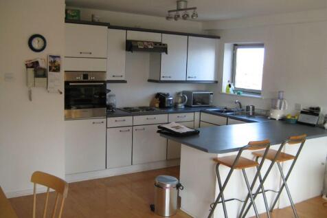 2 BEDROOM CANAL FACING APARTMENT WITH BALCONY AND PARKING photo 3