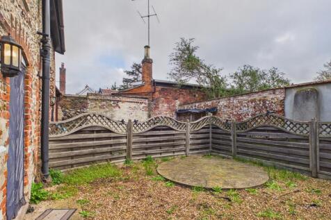 CAM04058G0-PR0063-STILL006.jpg