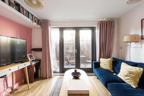 Almond Court, E5