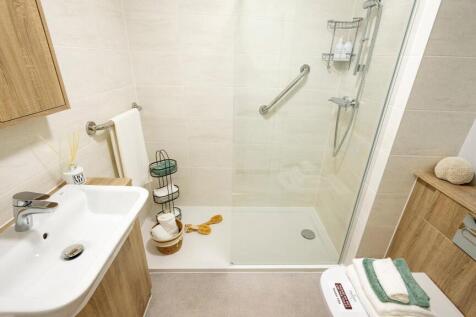 Typical Shower room 1920x1080.jpg