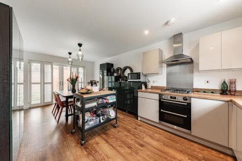 Kitchen/Dining Room (1)