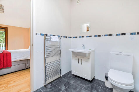 Bedroom 1 - En-Su...