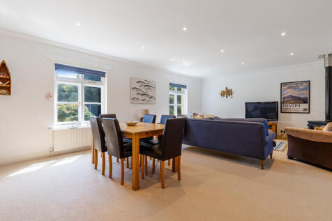 A11 - 7 Coleridge House, Chillington - 260724