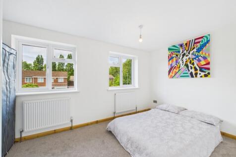 CAM02023G0-PR0155-STILL003