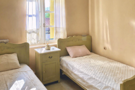 17. Bedroom 2 (1)