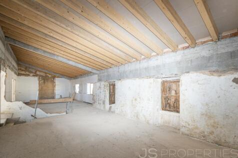 TOWNHOUSE IN CAMPANET WITH UNIQUE VIEWS