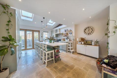 London, SE3 - property photo