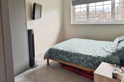 93 Kestrel bed 2 a b.jpg