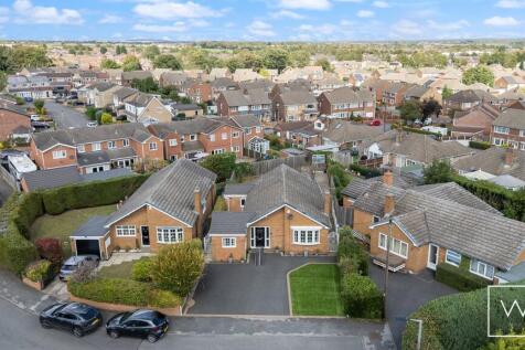 2 Aintree Close, Cus