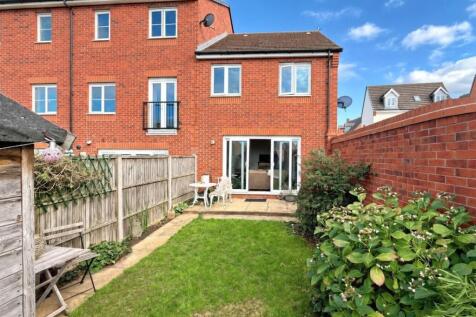 Rear garden 3.jpg
