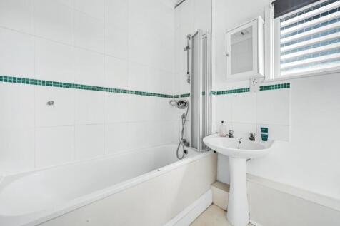 Flat 2, 401 Chiswick High Road-8.jpg