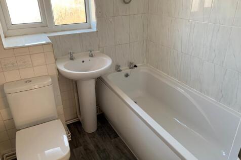 B athroom