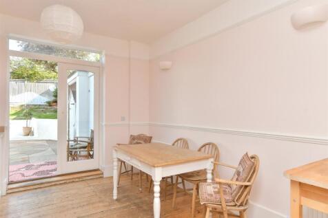 Kitchen/ Dining Area