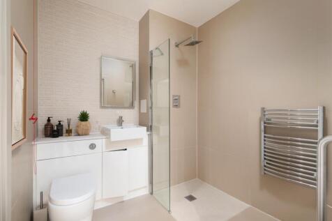 Apt19-bathroom-vs.jpg