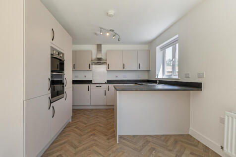 Leaf Living at The Burrows, Paddock Wood, Tonbridge, TN12, Kent photo 4