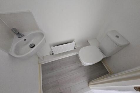 downstairs toilet.jpg