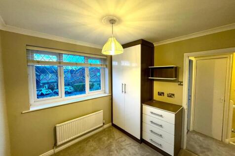 WhatsApp Image 2025-11-21 at 16.18.00.jpeg