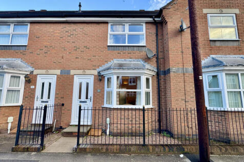 2 Bedroom House - terraced for Sale