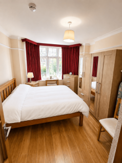 Modern Bedroom with Garden ¿ Southgate N14
