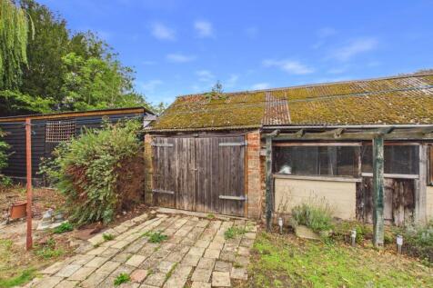 Garden- Mark Stephens EweMove Newmarket and Soham 