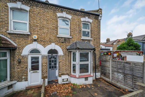 3 bed end terrace for sale
