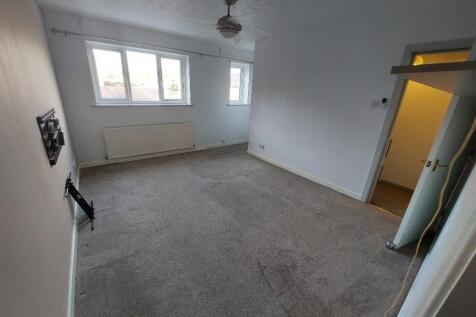 Holker Road, Buxton photo 3
