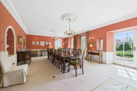 CAM04201G0-PR0078-STILL056