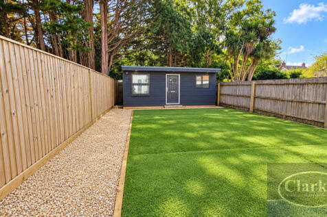 02_Annexe_and_Garden