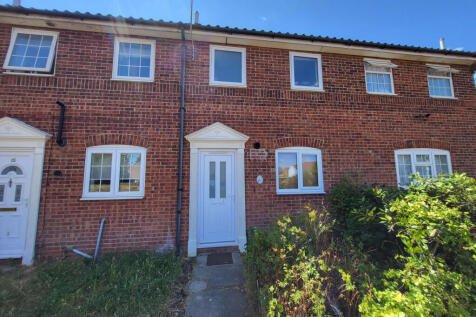 2 Bedroom Terraced for Rent available now