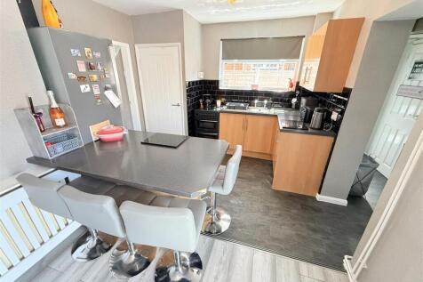 OPEN PLAN DINING KITCHEN