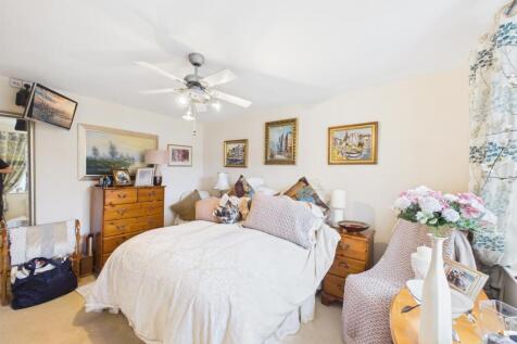 Bedroom: