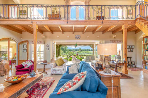 ENTERING THE HOUSE, LIVING AREA