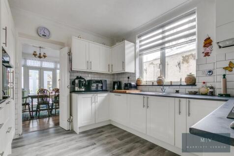 Woodmere Close 14 MV-2.jpg