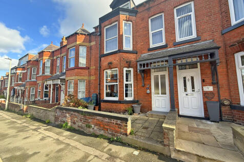 Scarborough, YO12 - property photo