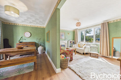 CAM05454G0-PR0206-STILL008