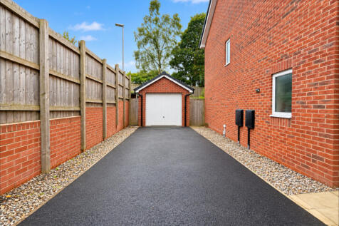 Detached Garage